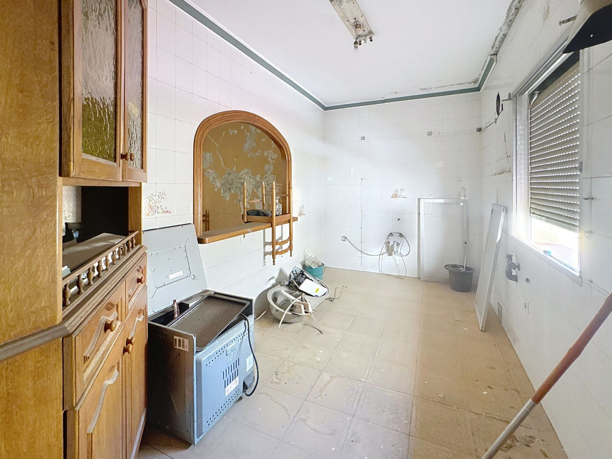 35cf8e0096715c38246433f4ff408fe8 - 18