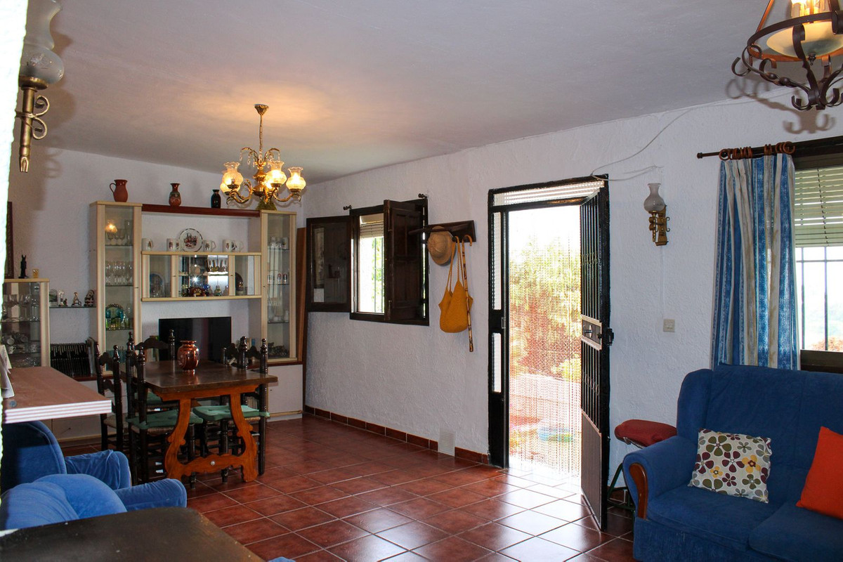 35d224659d80d92fa6411d3d5c190506 - 12