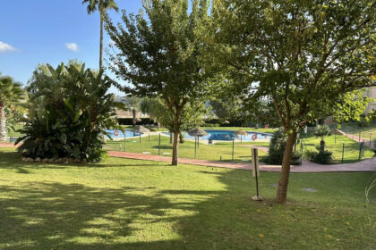 35ffb00299915630054308a362136041 - 70