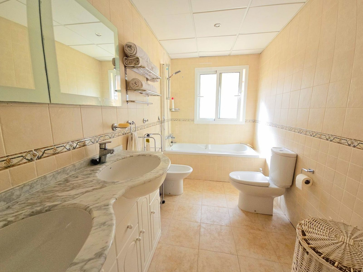 360b49150e503c0021e7d213cb142204 - 12