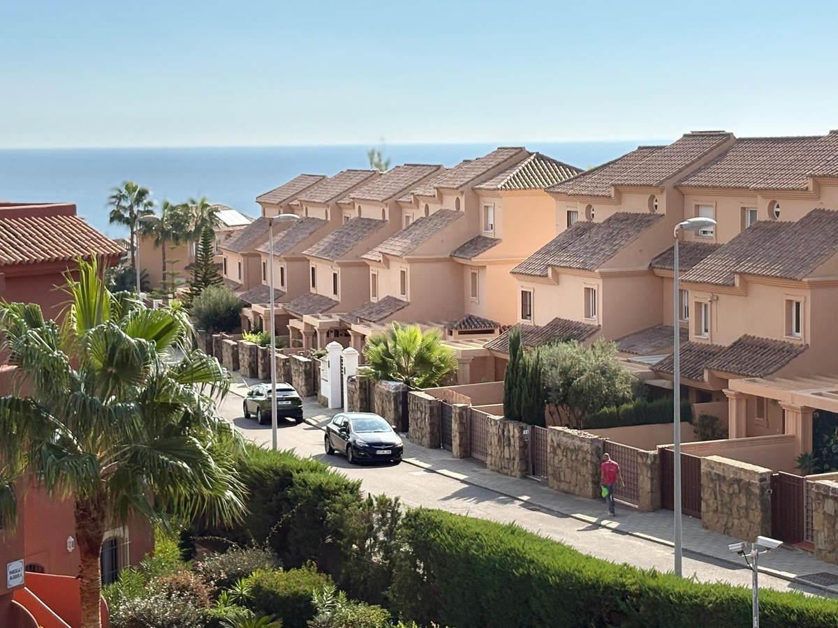 374eb39c962574276546b90f99c723d8 - 34