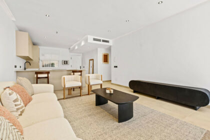 374ff6d26394b322e18ba53510af295e - 14