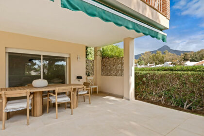 374ff6d26394b322e18ba53510af295e - 23