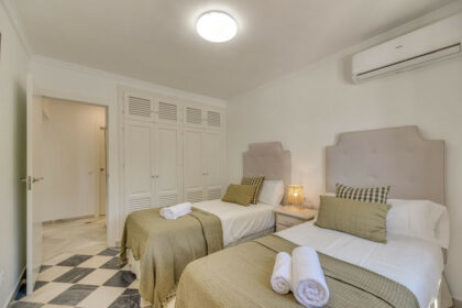 37f007a5cbb3e0cb664b347631ed2c1a - 15