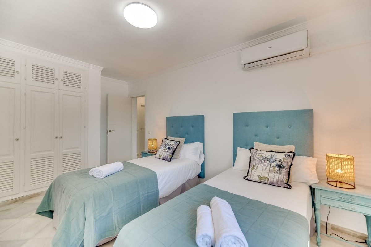 37f007a5cbb3e0cb664b347631ed2c1a - 18