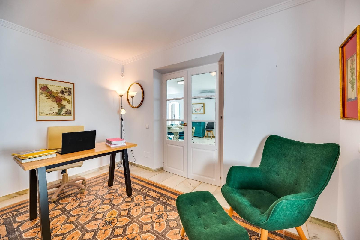 37f007a5cbb3e0cb664b347631ed2c1a - 24