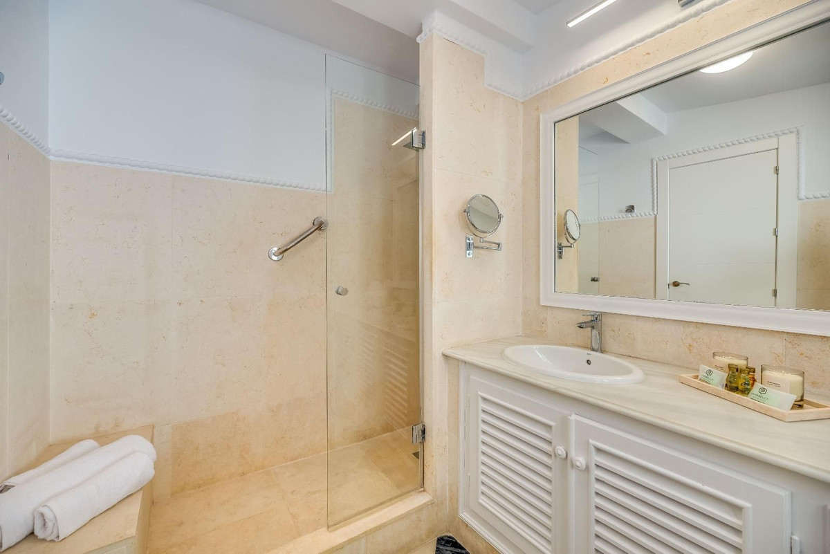 37f007a5cbb3e0cb664b347631ed2c1a - 25