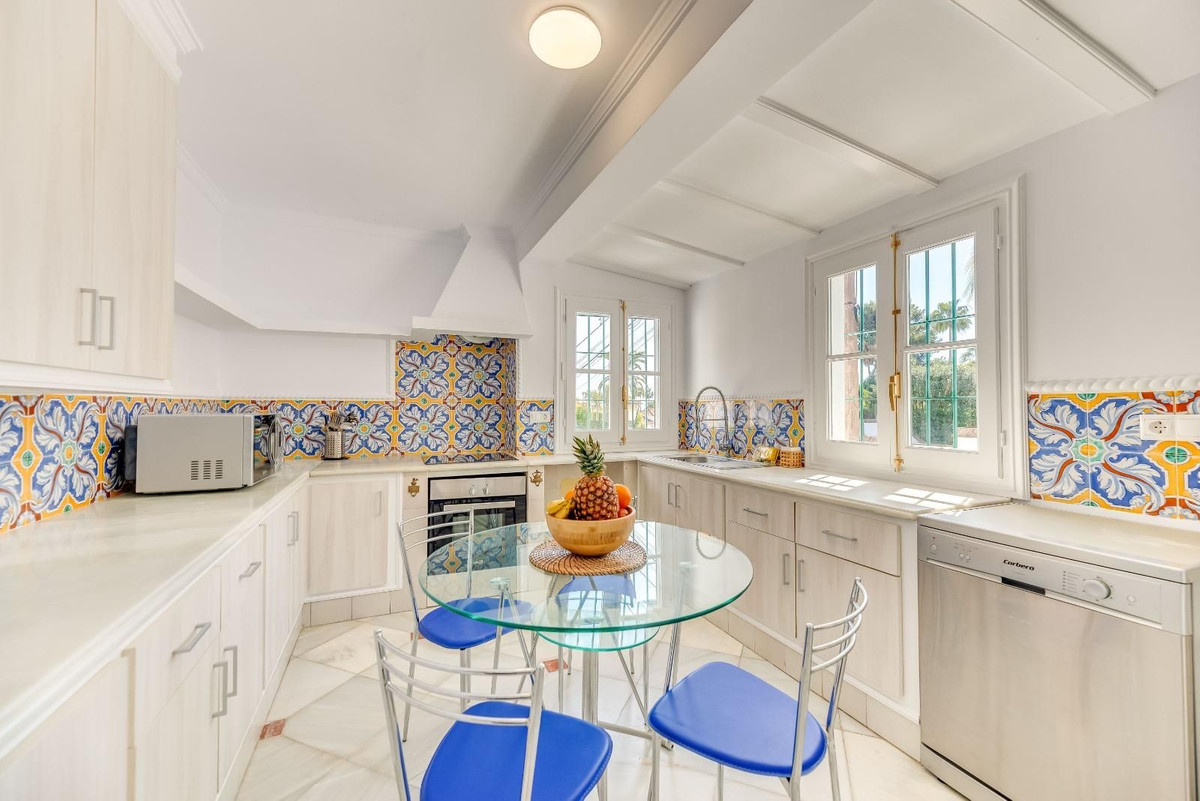 37f007a5cbb3e0cb664b347631ed2c1a - 9