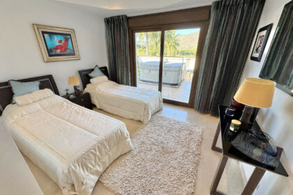 38cf8debc733fc00308aca8f40855cdc - 14