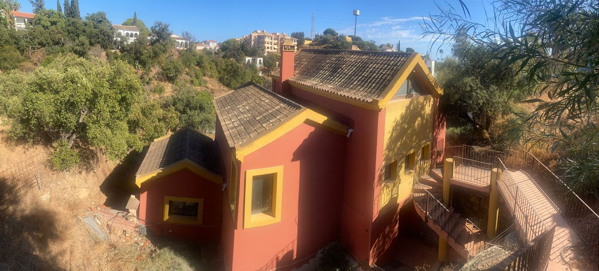 38e838c01a1cf932838a64b842251541 - 23