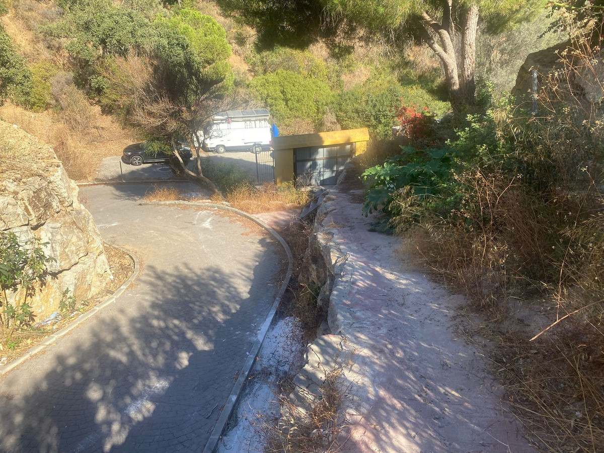 38e838c01a1cf932838a64b842251541 - 26