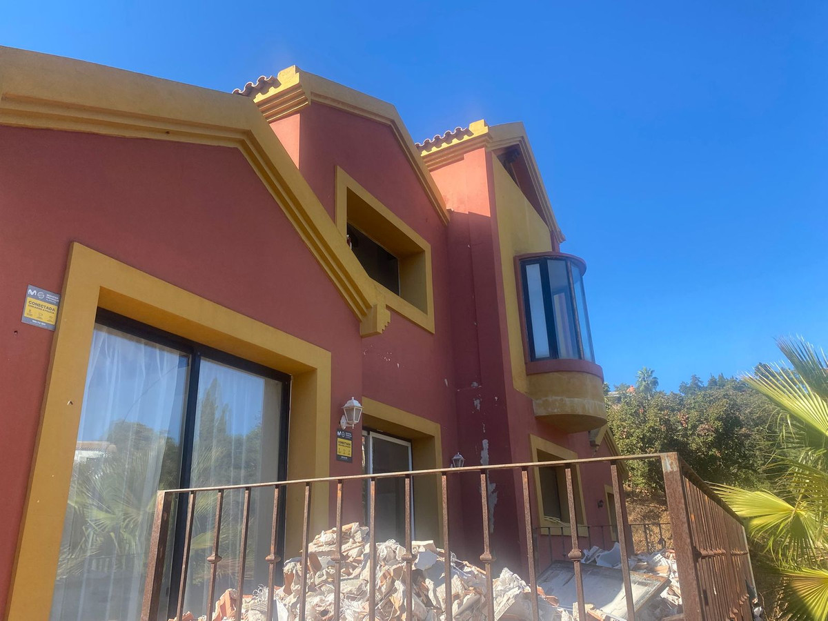 38e838c01a1cf932838a64b842251541 - 3