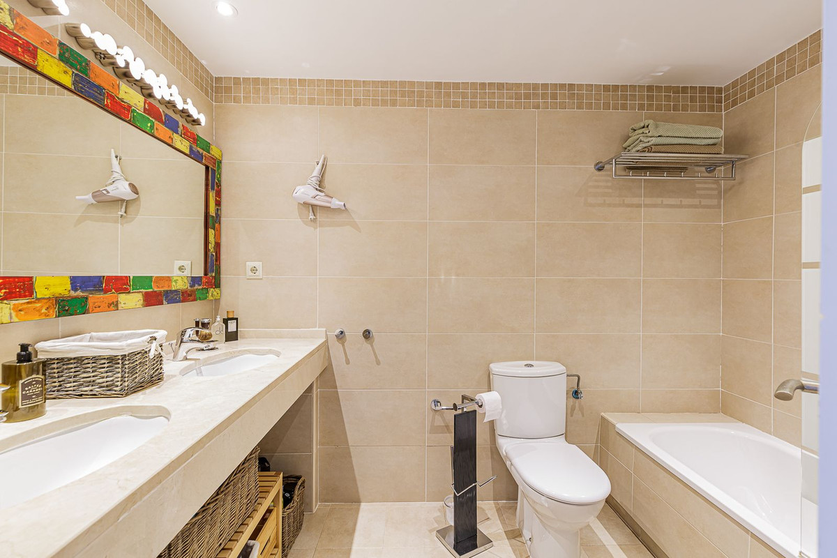 391083b734acd5c41be083eec022e127 - 10