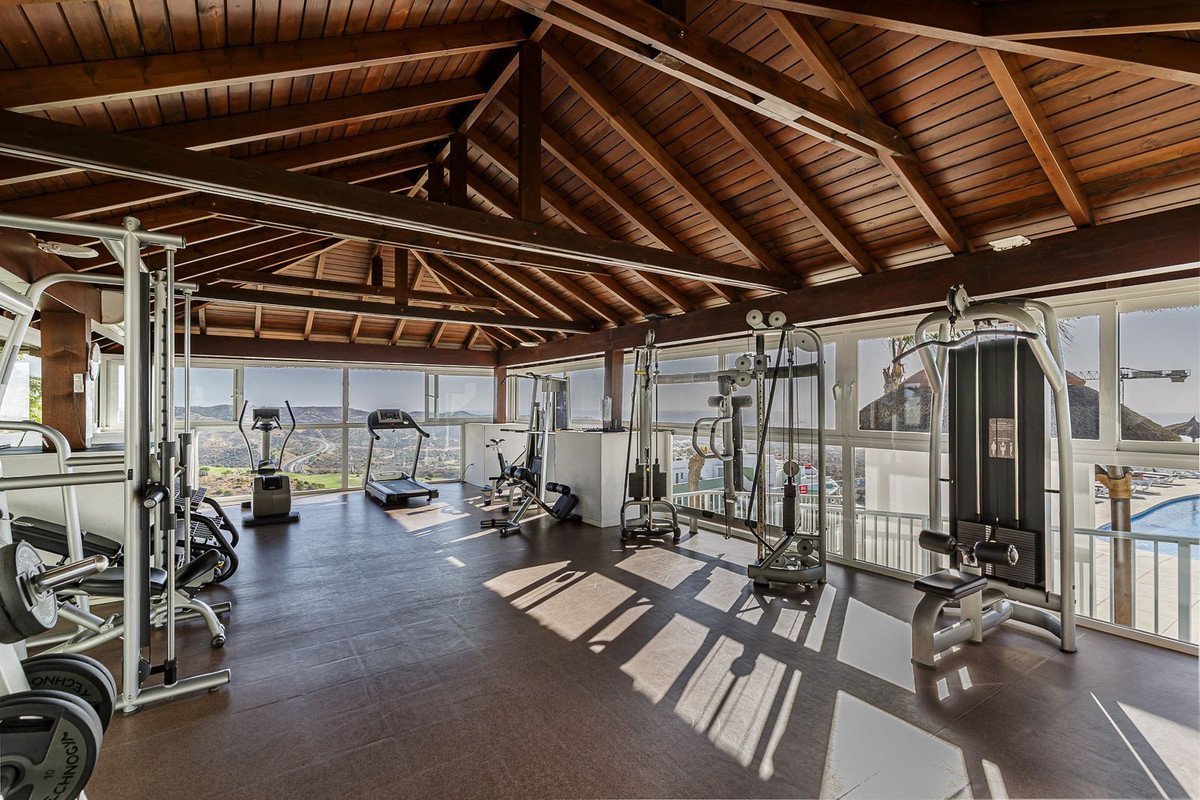 391083b734acd5c41be083eec022e127 - 15