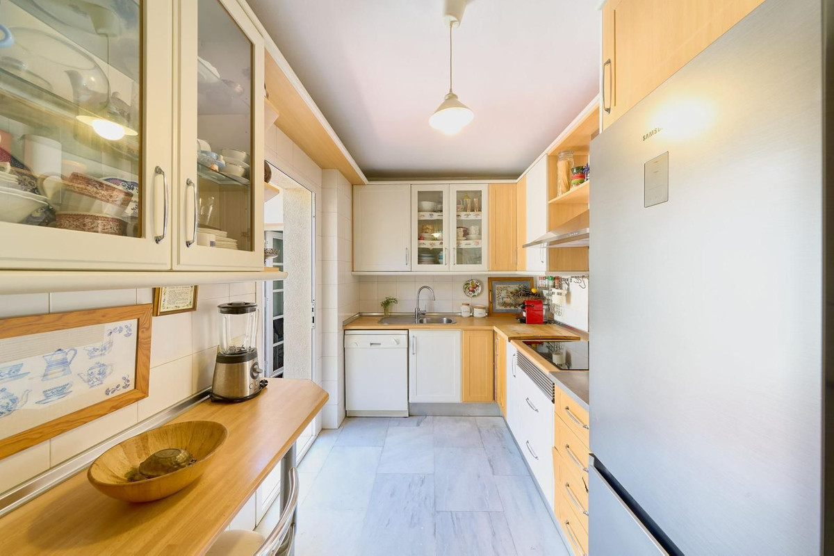 3962d01ff307f77386b5e4d08fcc7ed7 - 11