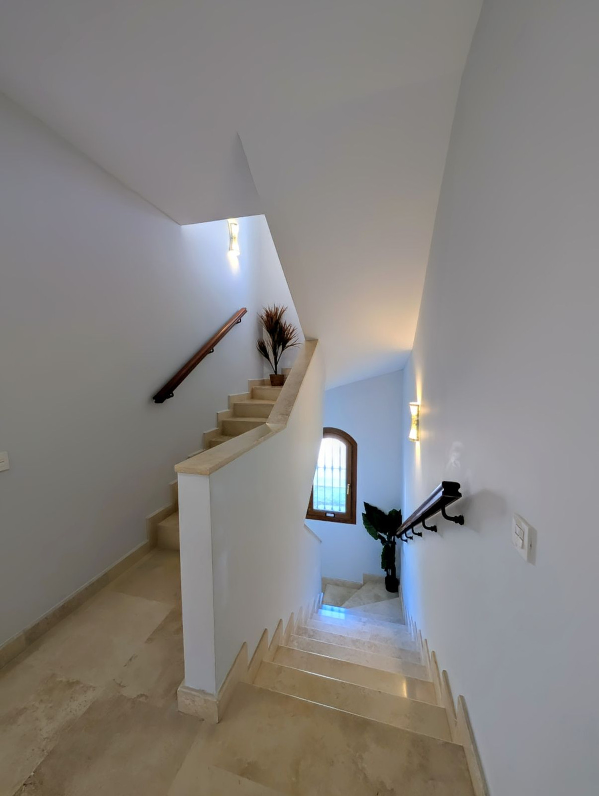 39958808502da6169f9dc91ffebd74d4 - 35