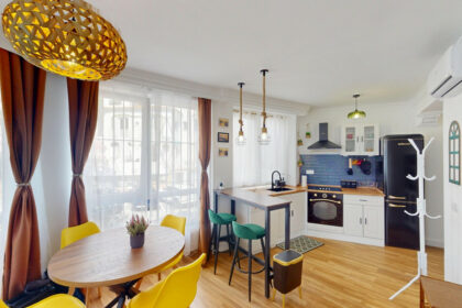 3b02ff9d1a6e0f150269e29b0a2aaf19 - 1