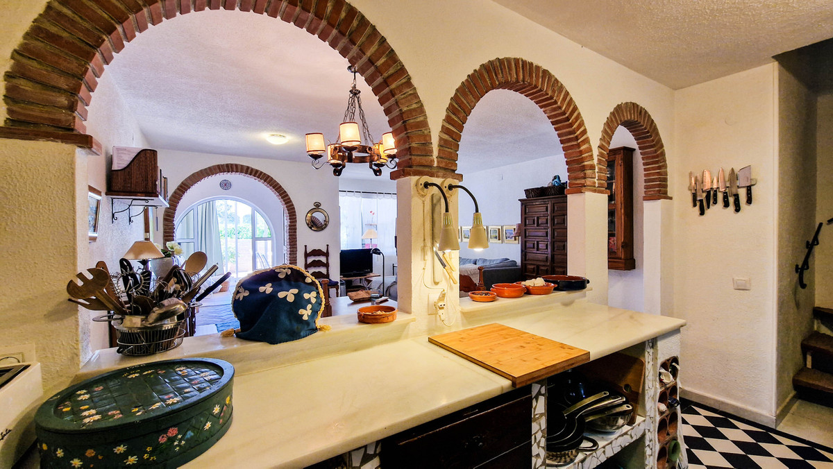 3c4834efb80e3c719aea2d5c5f6e08ad - 16