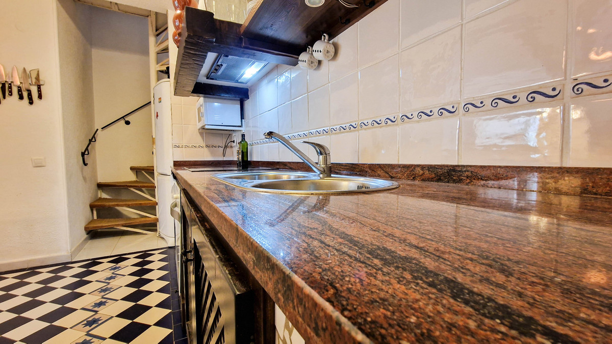 3c4834efb80e3c719aea2d5c5f6e08ad - 17