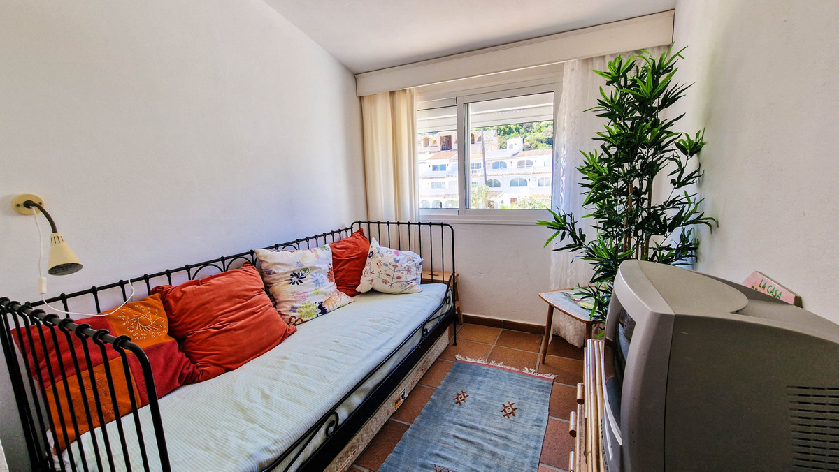 3c4834efb80e3c719aea2d5c5f6e08ad - 32