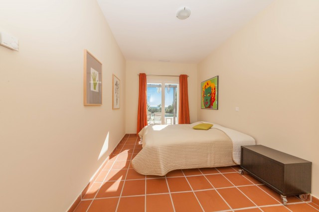 3db2645390c26a33bd710f59cfc7a479 - 18