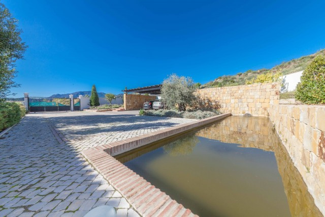 3db2645390c26a33bd710f59cfc7a479 - 21