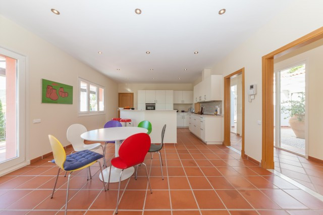 3db2645390c26a33bd710f59cfc7a479 - 7