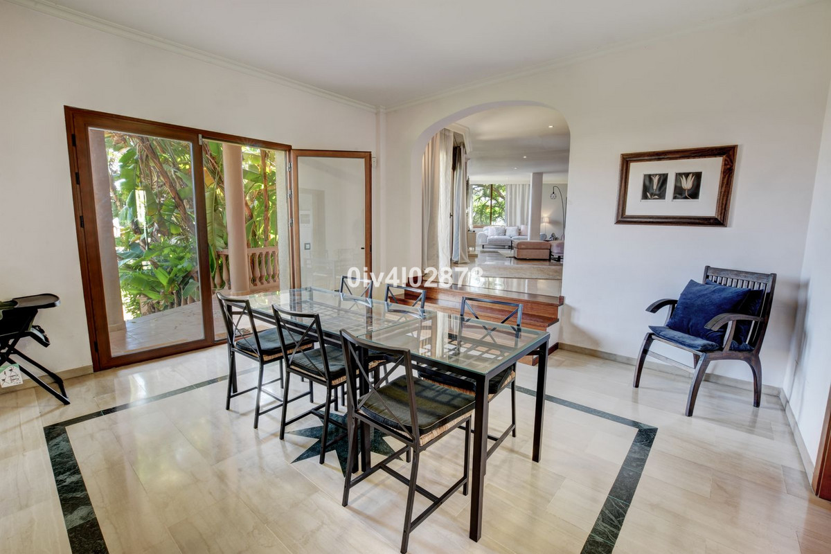 3e287d439085365d701295688ae3806c - 15