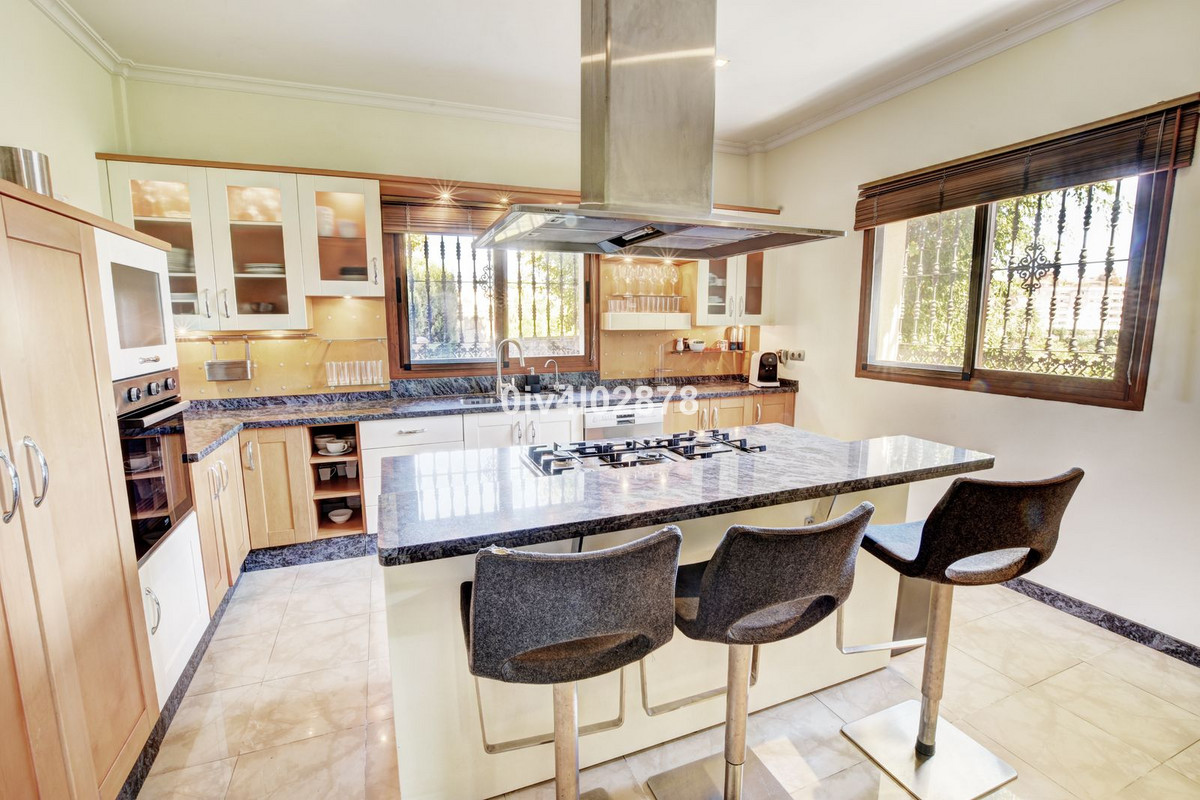 3e287d439085365d701295688ae3806c - 18