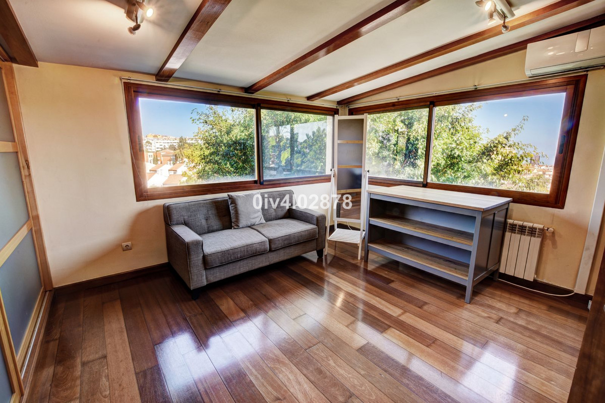 3e287d439085365d701295688ae3806c - 44