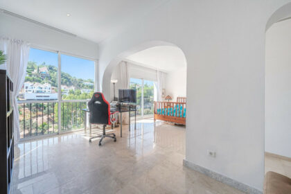 3e69ca4fcb1823a0d6ab46173354c683 - 3