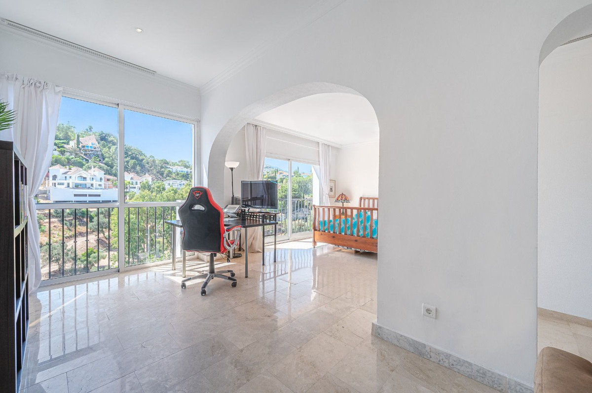 3e69ca4fcb1823a0d6ab46173354c683 - 3