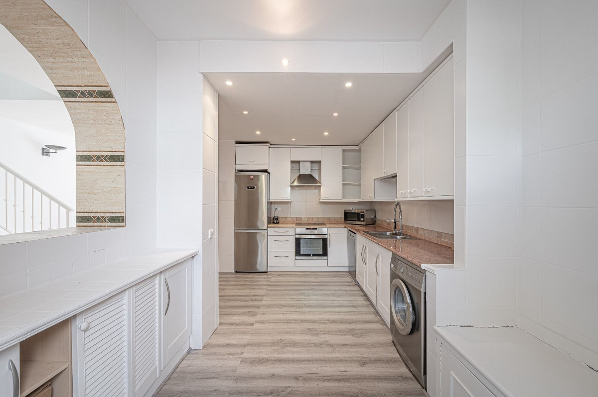 3e69ca4fcb1823a0d6ab46173354c683 - 4