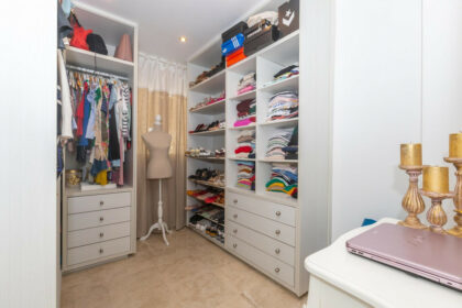 3e8cb46af6efe4a2bf7c864cc8465e8c - 19