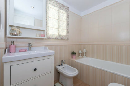 3e8cb46af6efe4a2bf7c864cc8465e8c - 25