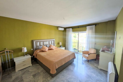 40e330f91bcc24f9e3d921f3f4446516 - 18