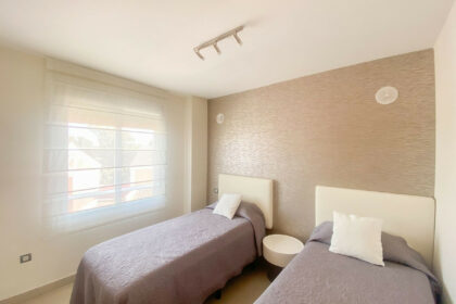 420988bf77abdb7b8b263fa971047c97 - 15