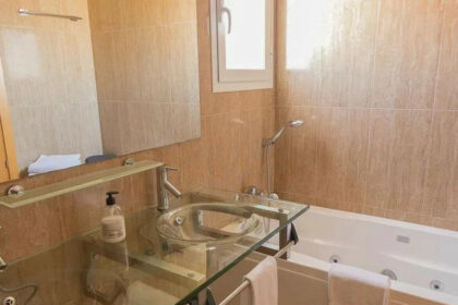 420988bf77abdb7b8b263fa971047c97 - 16