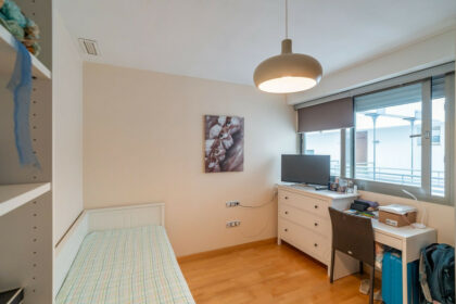 4379078f3647bc21583baee361d6dbdf - 19