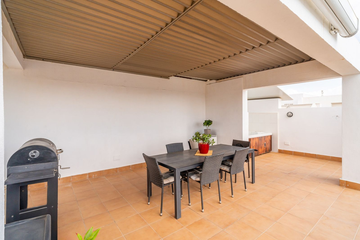 4379078f3647bc21583baee361d6dbdf - 40