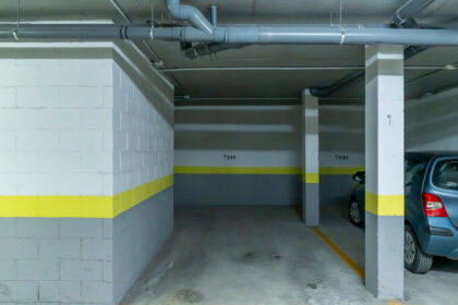 4379078f3647bc21583baee361d6dbdf - 50