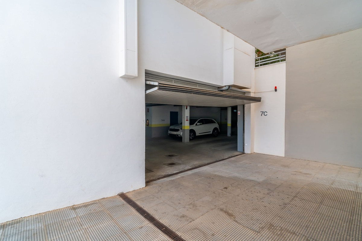 4379078f3647bc21583baee361d6dbdf - 51