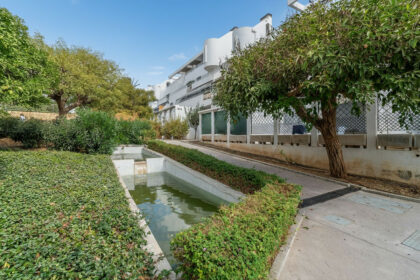 4379078f3647bc21583baee361d6dbdf - 53