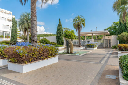 4379078f3647bc21583baee361d6dbdf - 61