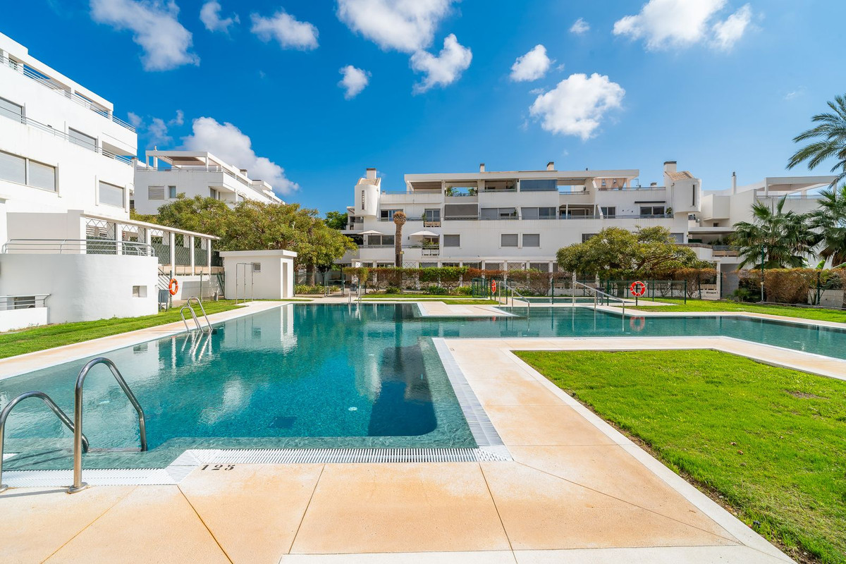 4379078f3647bc21583baee361d6dbdf - 66