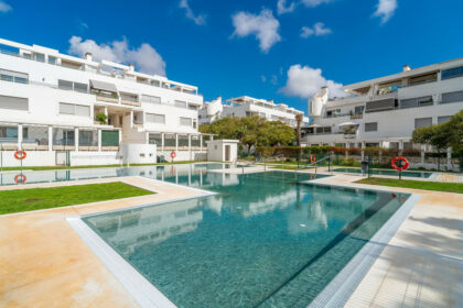 4379078f3647bc21583baee361d6dbdf - 67