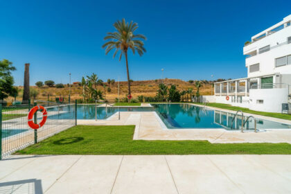 4379078f3647bc21583baee361d6dbdf - 69