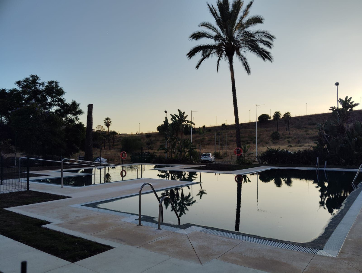 4379078f3647bc21583baee361d6dbdf - 70