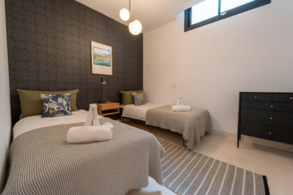 45aebc1e59895d6d71bde6fbd6d3d2f4 - 44