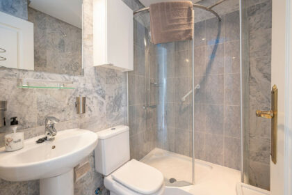 471f5f969a3efd203096d1dd63859009 - 15